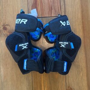 Bauer Black and Blue Elbow Pads Hockey